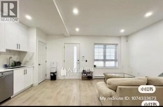 Photo du bâtiment - 4793 Slocan St