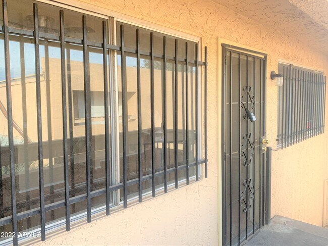 Building Photo - 2804 N 43rd Ave