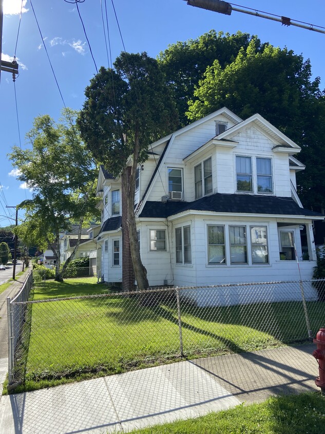 curb - 648 Chenango St