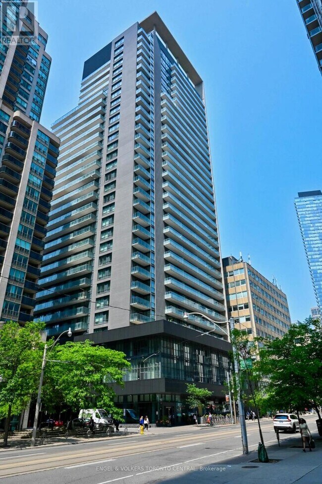 Photo du bâtiment - 770-2770 Bay St.