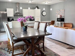 Building Photo - 301 Tabor St