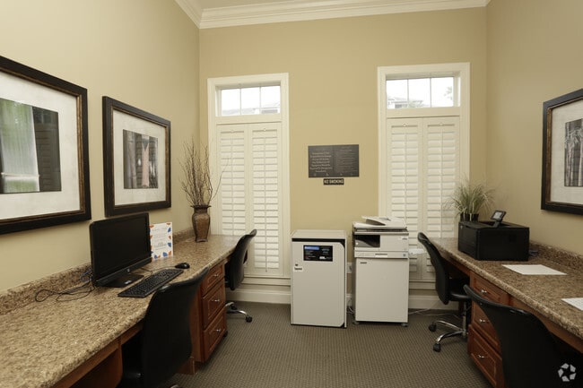 business center - Lauren Ridge Apartment Homes