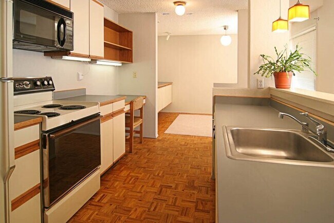 Foto del edificio - 3700 26th Pl W