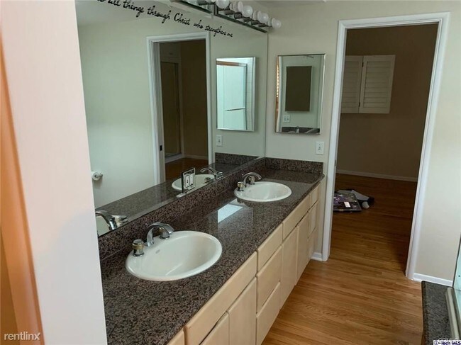Building Photo - 4 br, 3.5 bath House - 4181 Chevy Chase Dr