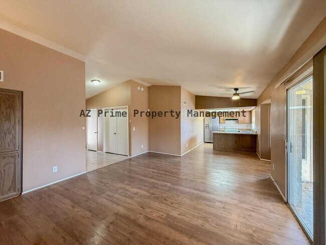Foto del edificio - 9358 W Sanna St