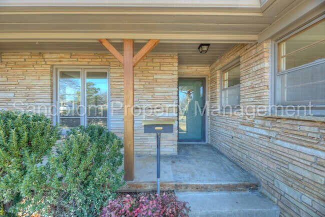 Foto del edificio - 4012 S Toledo Ave