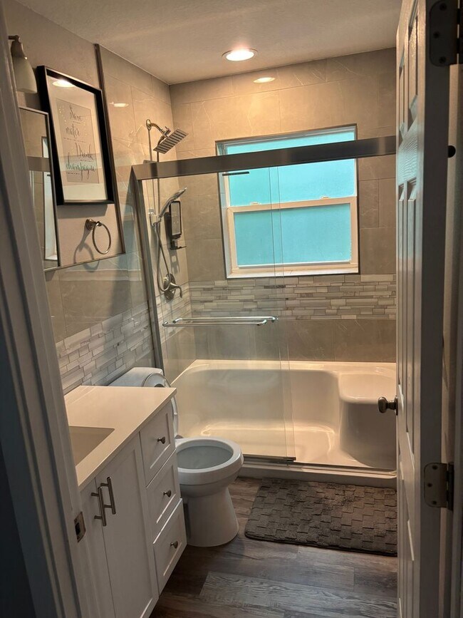 Building Photo - Charming 2BR House in Odessa