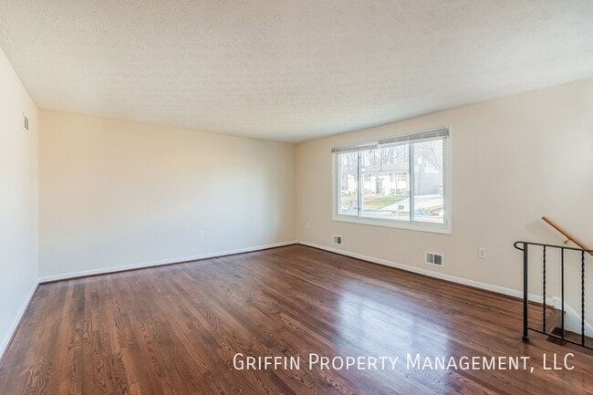 Building Photo - 5405 San Juan Dr