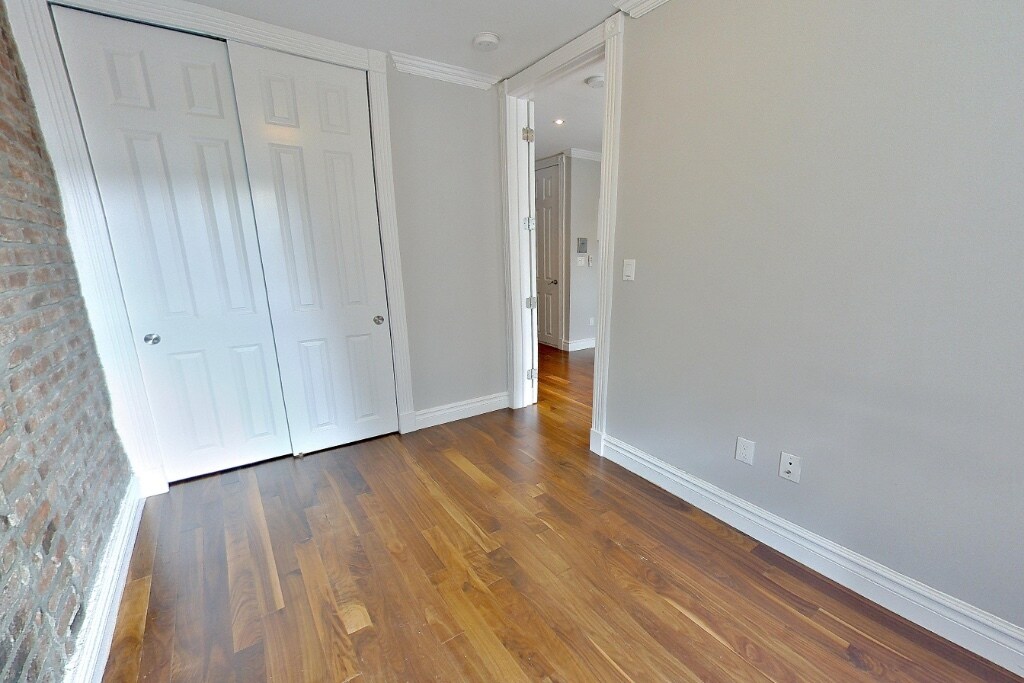 Foto del edificio - 564 Hudson St