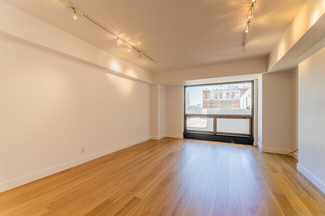 Building Photo - 1177 California St