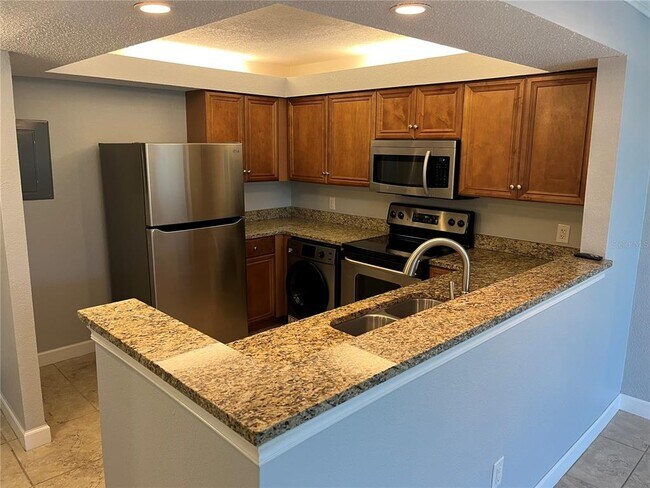 Foto del edificio - 2700 Coconut Bay Ln