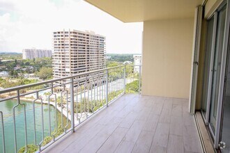 Building Photo - 11111 Biscayne Blvd