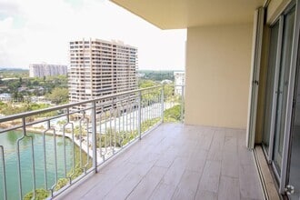 Building Photo - 11111 Biscayne Blvd