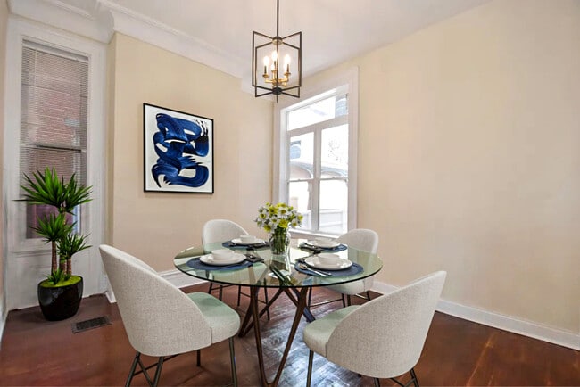 Building Photo - 1005 Sheffield St