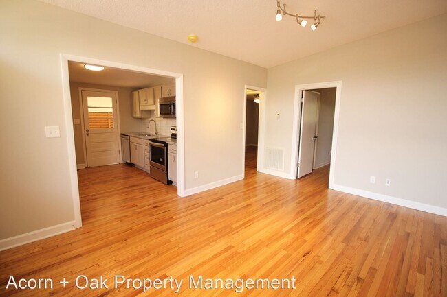 Building Photo - 2 br, 1 bath House - 521 Bashford Rd.