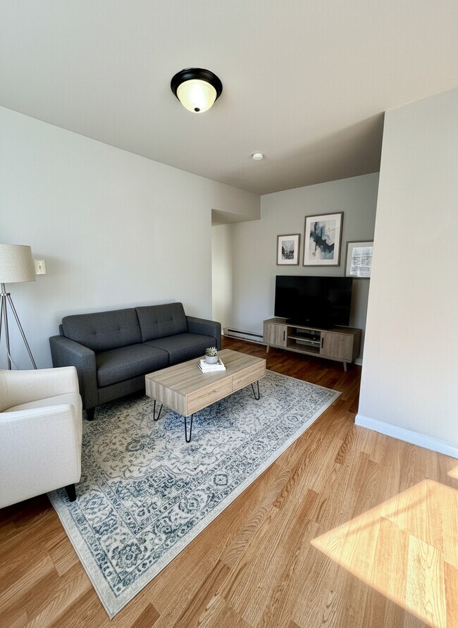 Building Photo - 5749 E Wister St