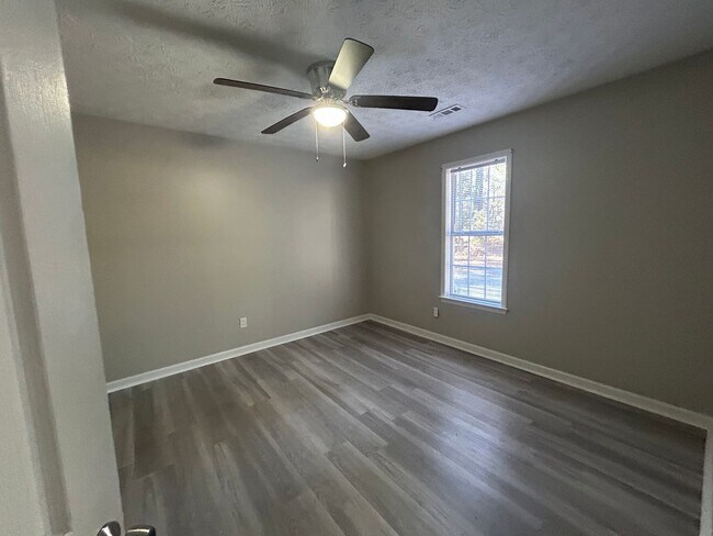 Building Photo - 681 Senoia Rd