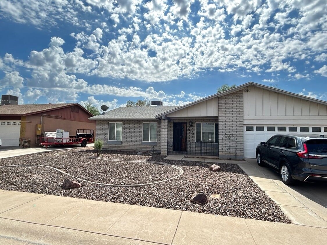 Foto del edificio - Stunning 3 Bedroom 2 Bath