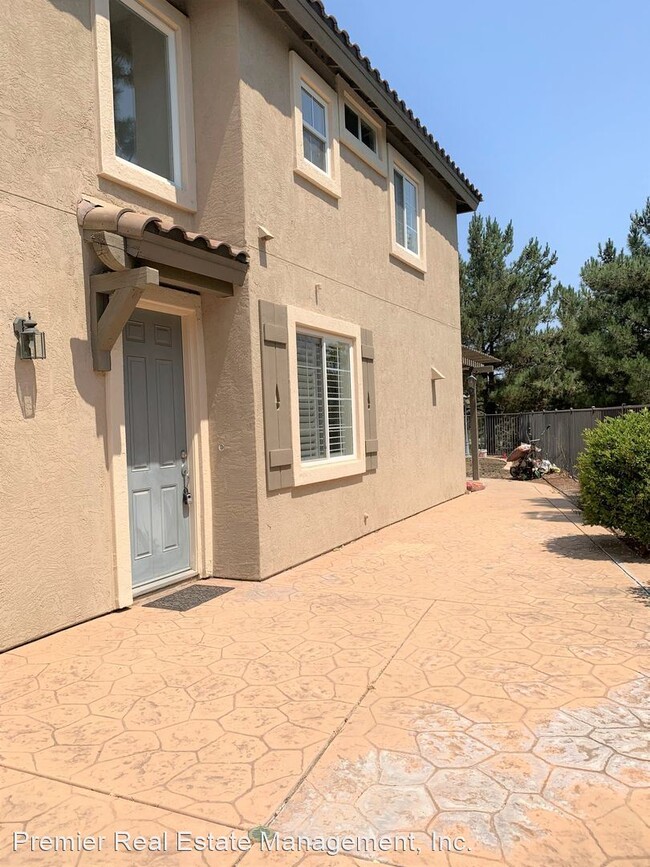 Foto del edificio - 3 br, 2.5 bath House - 981 Bryce Canyon Ave