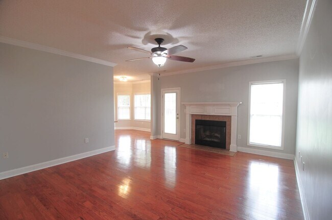 Foto del edificio - 5016 Liberty Park Cir SE