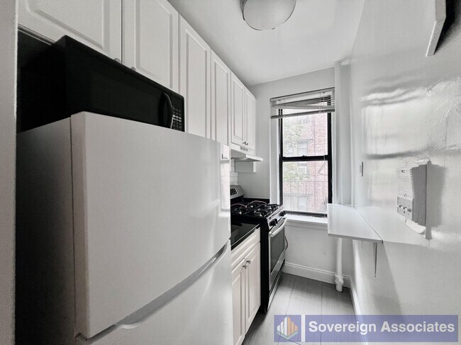 Building Photo - 615 W 172nd St