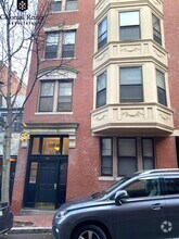 Building Photo - 43 Joy St