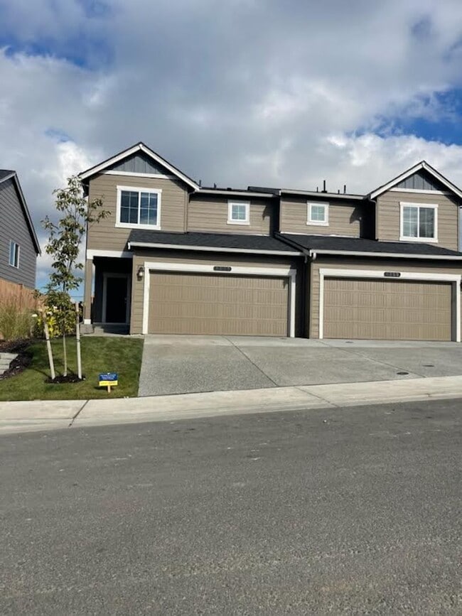 Building Photo - 6517 Hornet Cir NE