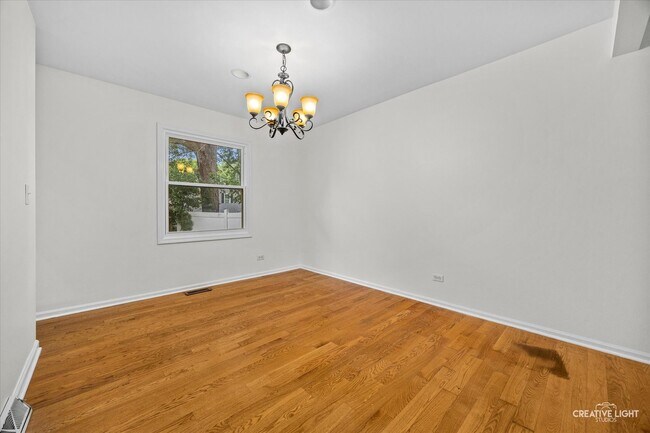 Foto del edificio - 1333 Briarwood Dr