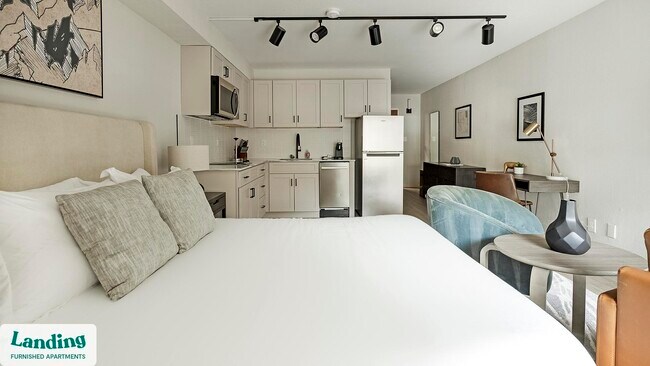 Foto del edificio - 2717 Capital Blvd