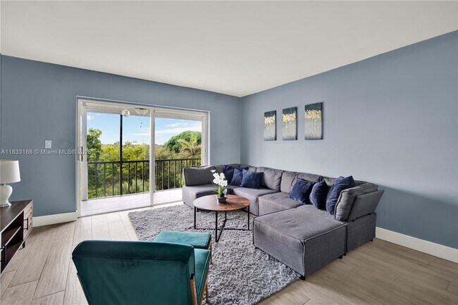Foto del edificio - 950 Hillcrest Dr