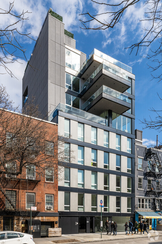 Exterior - 134-136 W Houston St