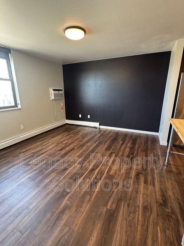 Foto del edificio - 202 E Greenfield Ln