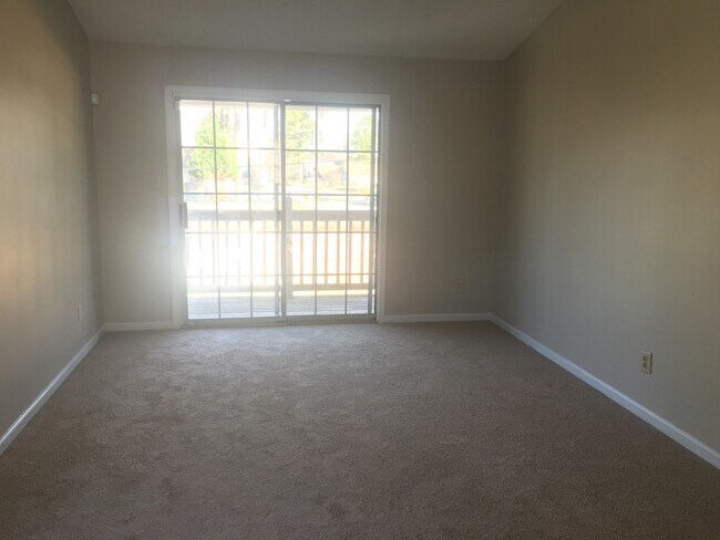 Foto del edificio - 3744 B Towne Point Rd