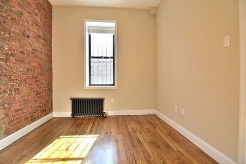 Building Photo - 605 Gates Ave