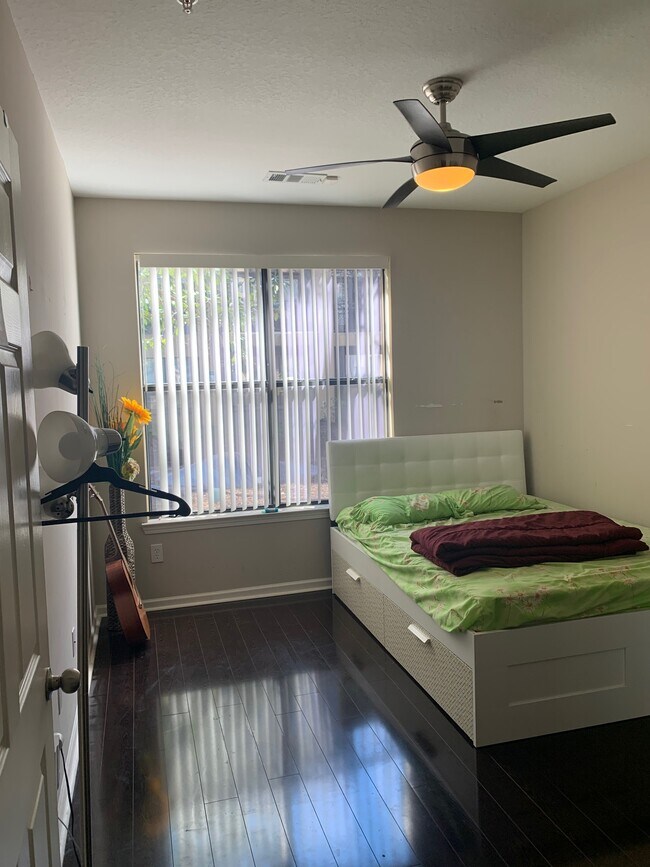 Habitación de invitados - 400 17th St NW