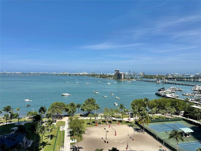 Foto del edificio - 488 NE 18th St