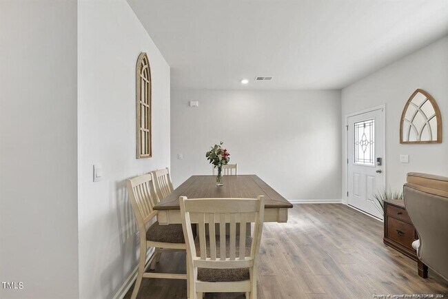 Building Photo - 214 Young Farm Dr
