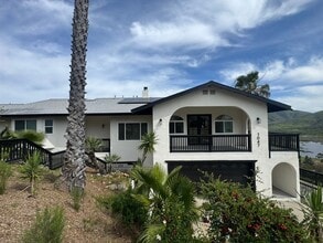 Building Photo - 1047 Sangamon Ave