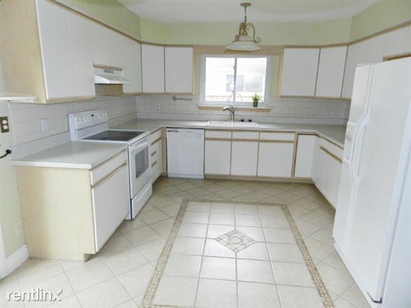 Building Photo - 2057 Alexander Dr
