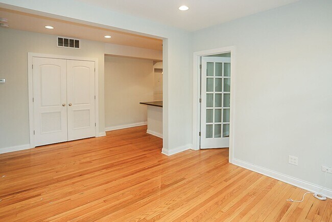 Foto del edificio - 3810 N Marshfield Ave