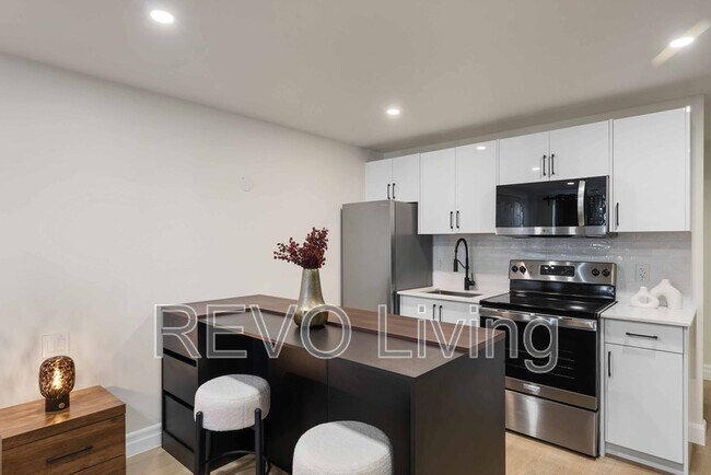 Photo du bâtiment - 7800 Lundy's Ln