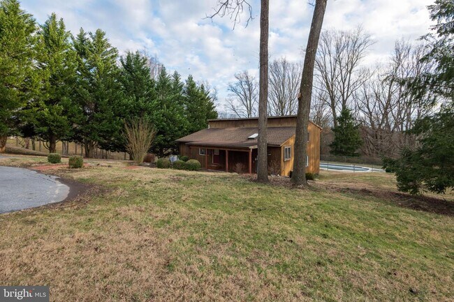 Building Photo - 306 Ground Hog College Rd