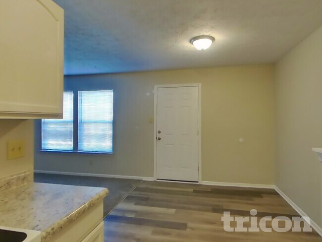 Foto del edificio - 779 Fern St