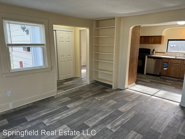 Building Photo - 2 br, 1 bath House - 2601 S Walnut St