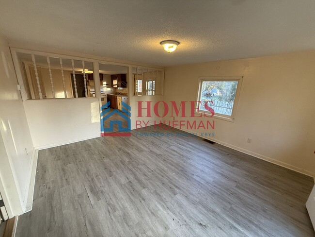 Foto del edificio - Two Bedroom House | Vinyl Flooring