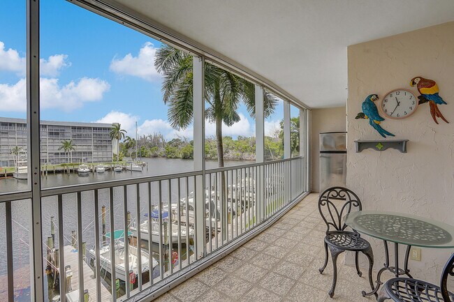 Foto del edificio - 1523 E Hillsboro Blvd