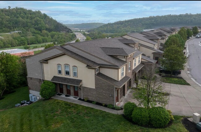 Building Photo - 2223 Rolling Hills Dr