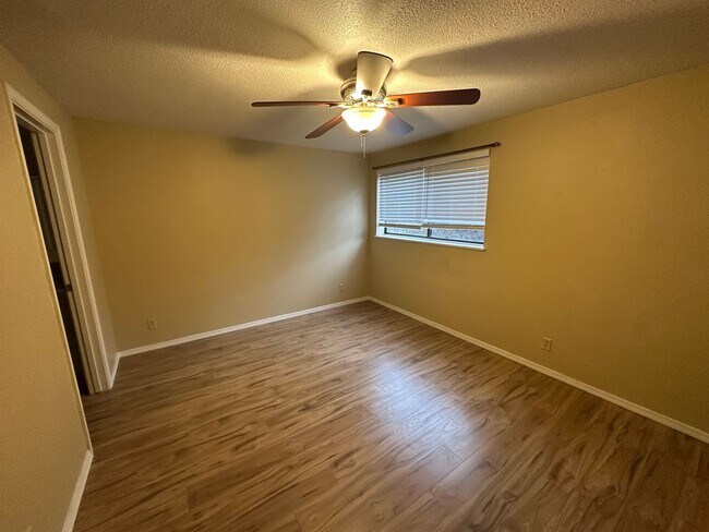 Foto del edificio - Beautifully Renovated Townhome at Woodvine