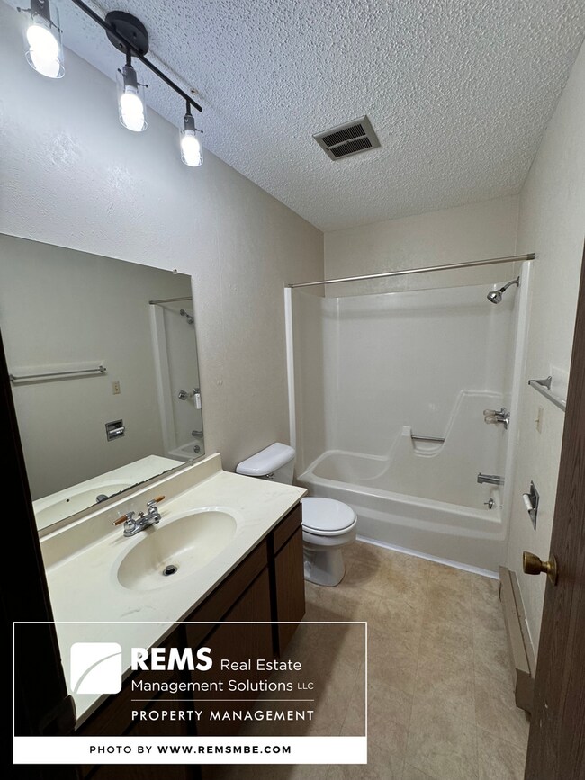 Foto del edificio - 701-709 12th Street / 1400-1406 Tuttle St