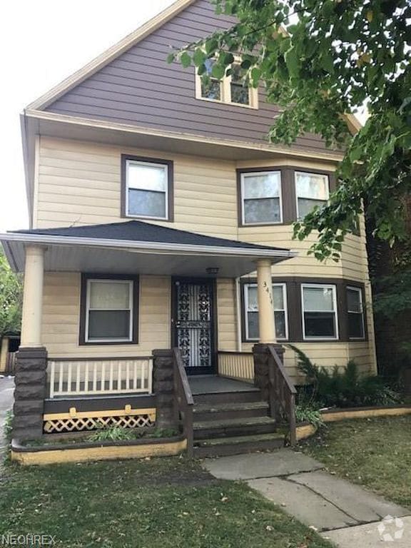 Spear Apartments for Rent with Hardwood Floors Cleveland, OH 1